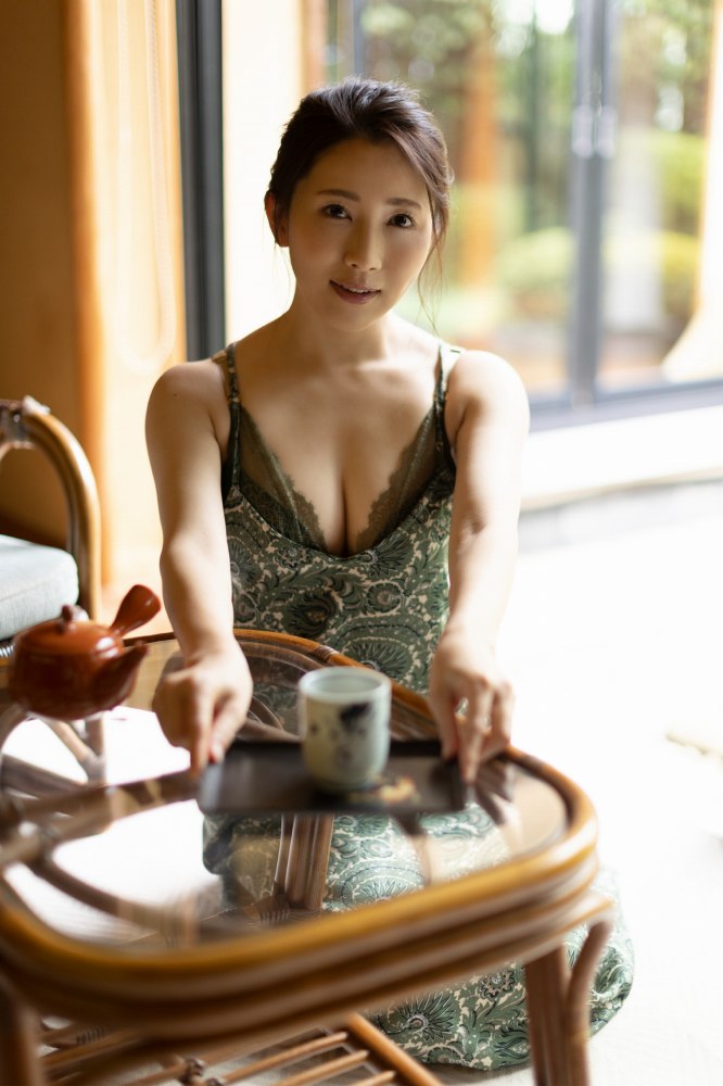 妃ひかり 国宝級Fカップおっぱいのヌード画像！