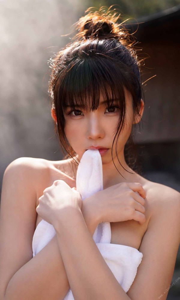 えなこ めっちゃかわいい水着グラビア画像！