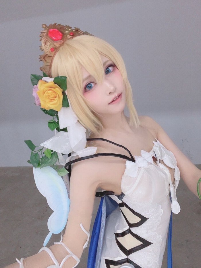 えい梨 美しいコスプレ＆水着グラビア画像！