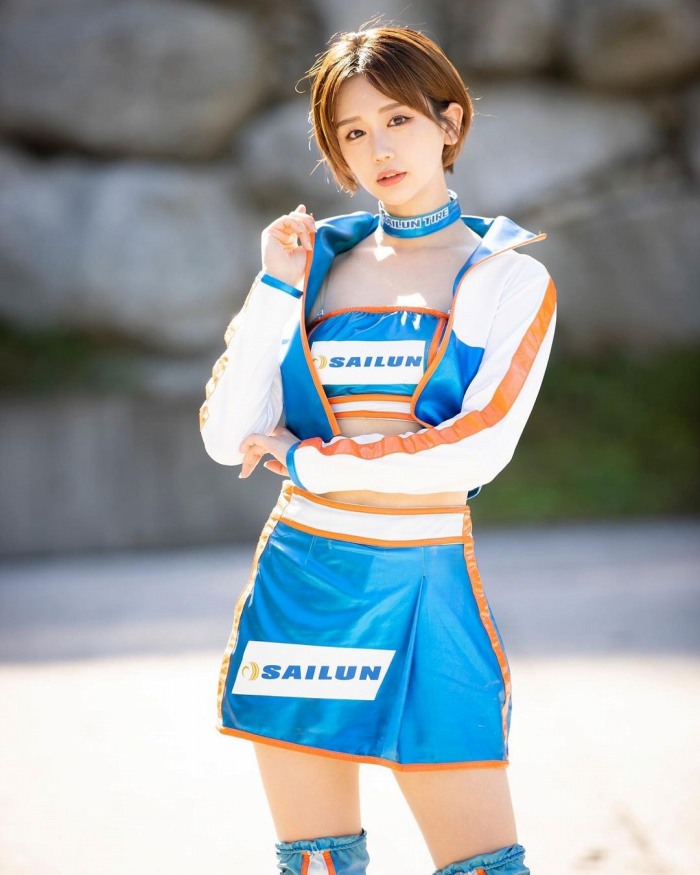 あらた唯 スタイル抜群の水着グラビア画像！