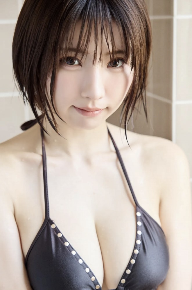 えなこ 過去のグラビア画像