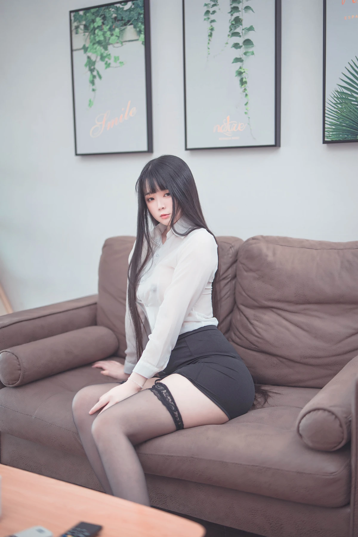 Cosplay 落落Raku – Weekday Eat Me