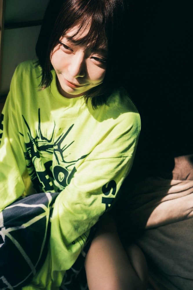 小日向結衣 乳輪ヌードと水着グラビア画像！