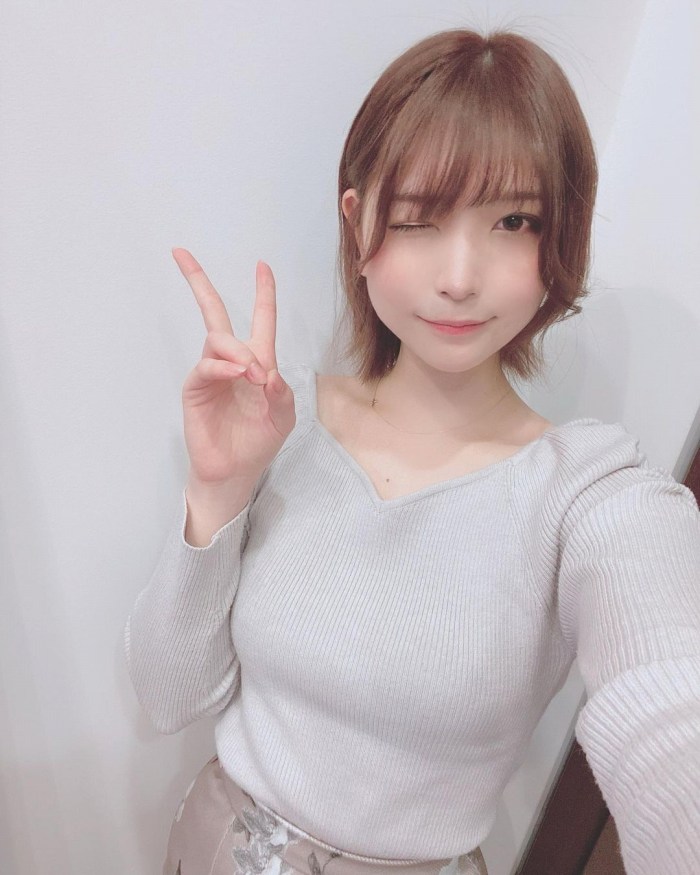 あまつまりな 脱ぎすぎ水着＆下着グラビア画像！