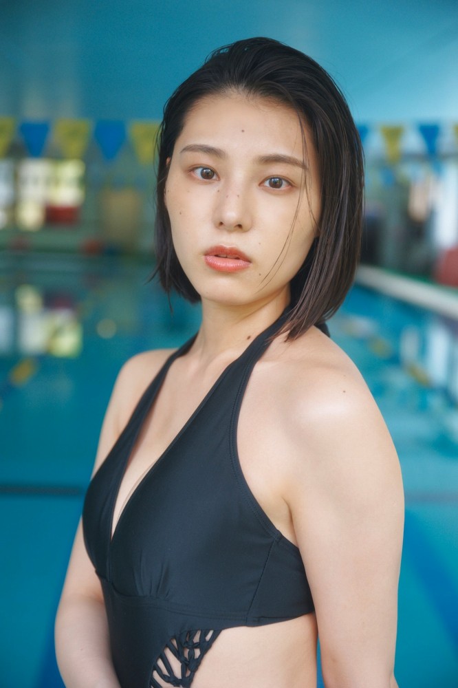 相楽伊織 けっこうボインな水着グラビア画像！