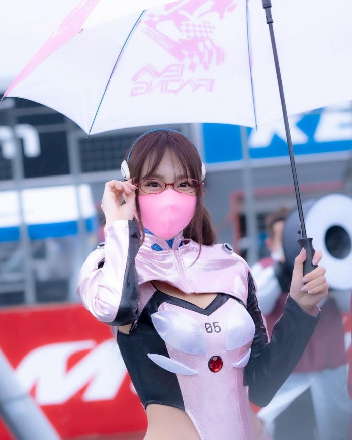 霧島聖子 Dカップお姉さんの水着グラビア画像！