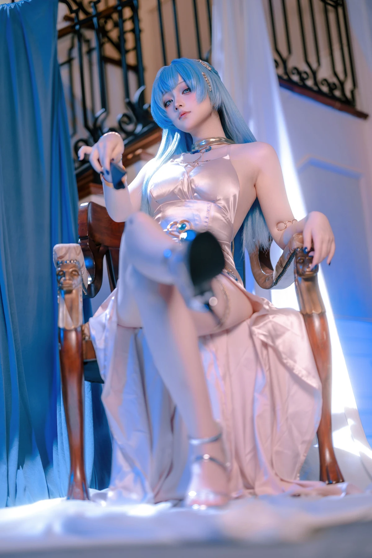 Cosplay 屿鱼 – 胜利女神 妮姬 海伦 礼服