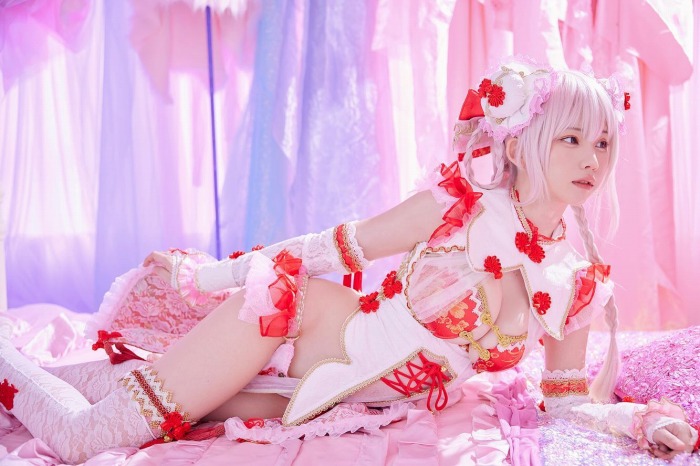 えなこ 過去のグラビア画像