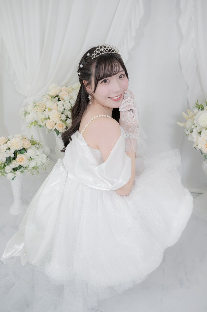 小日向優花 Iカップボインの水着グラビア画像！