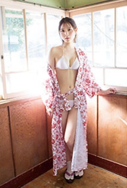 あまつまりな 脱ぎすぎ水着＆下着グラビア画像！