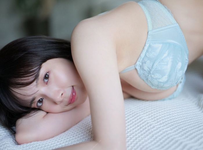 岡田紗佳 ぷるぷるGカップ水着グラビア画像！