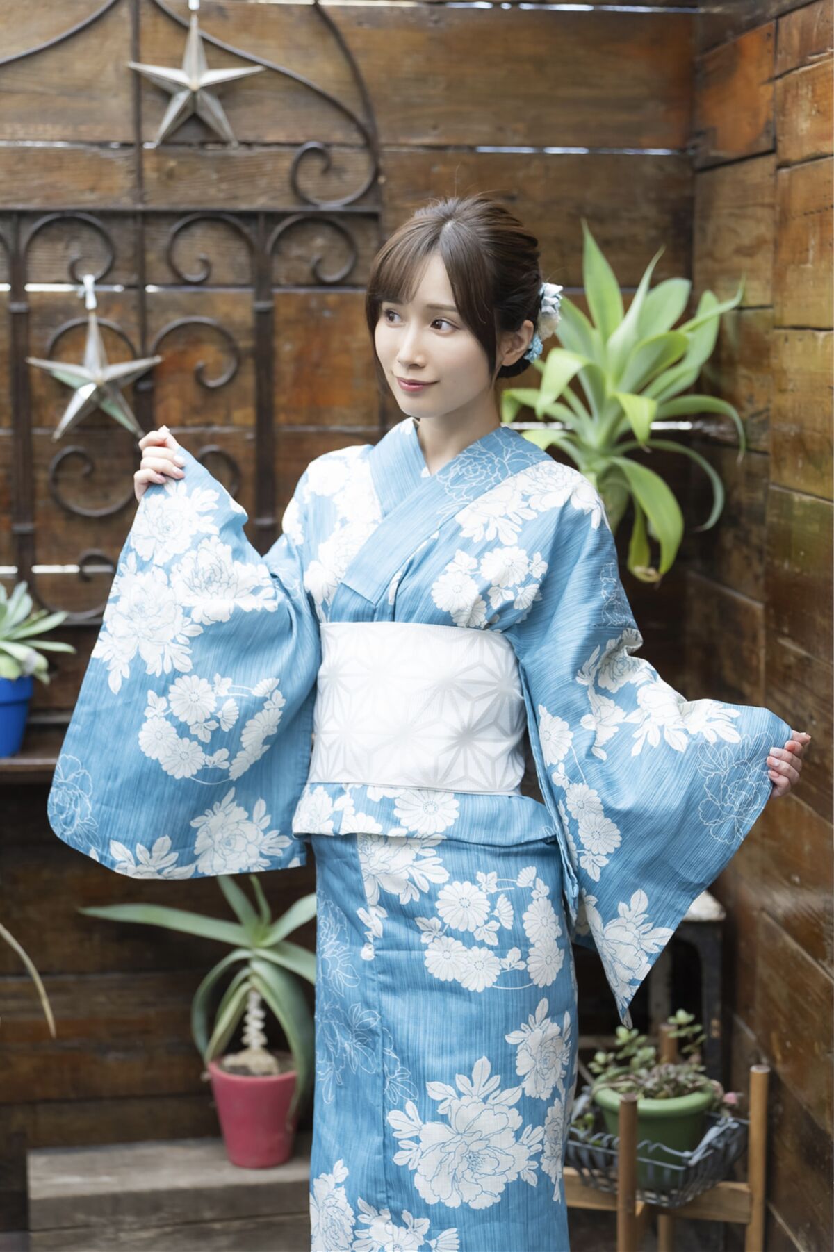Minami Kojima 小島みなみ - 週刊実話デジタル写真集 濃いの欲しいの