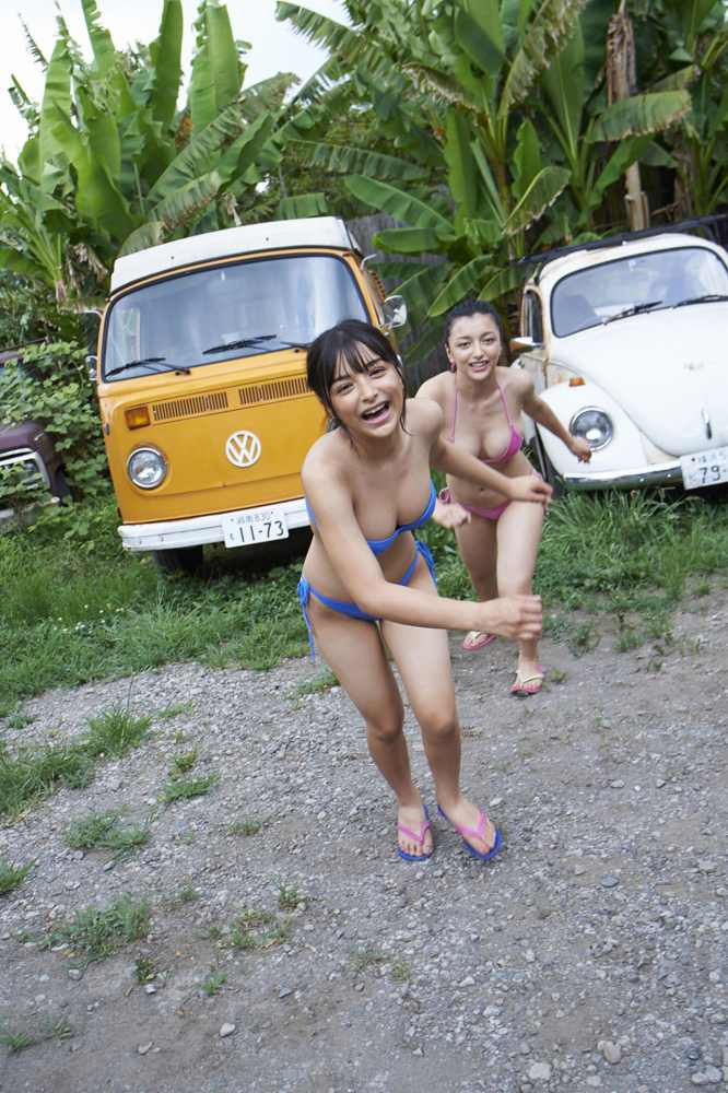 エリマリ ハーフ姉妹の水着グラビア画像！！