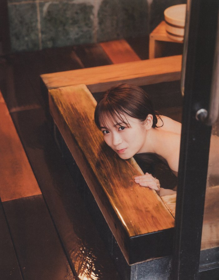 秋元真夏 激かわな水着・ランジェリー画像！