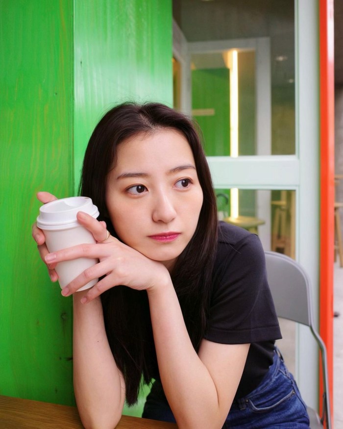 高田里穂 スタイル抜群な水着グラビア画像！