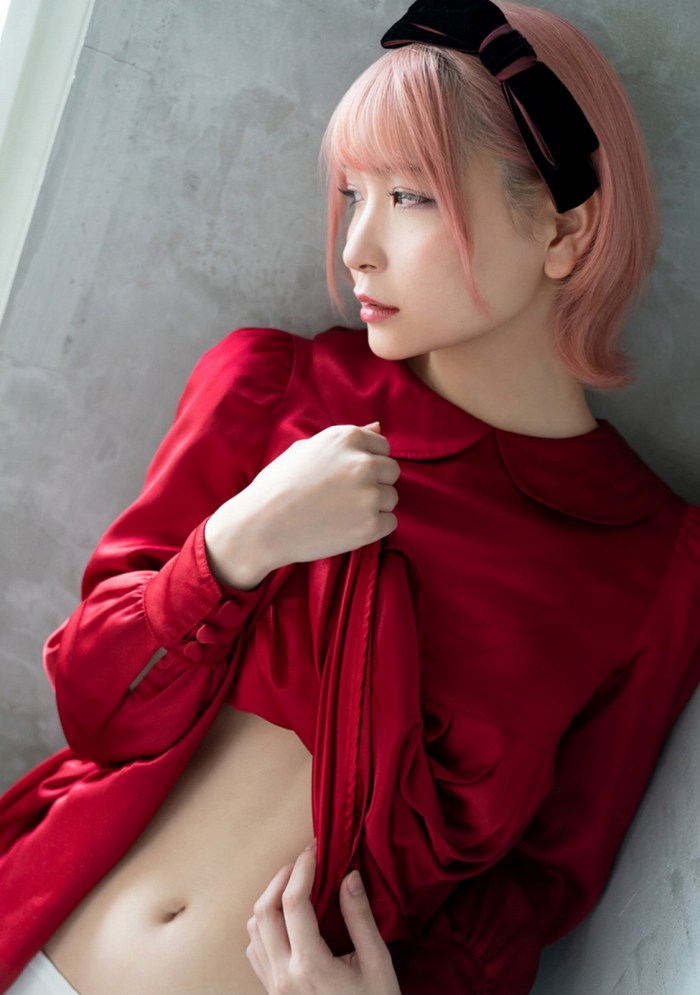 あまつまりな 脱ぎすぎ水着＆下着グラビア画像！