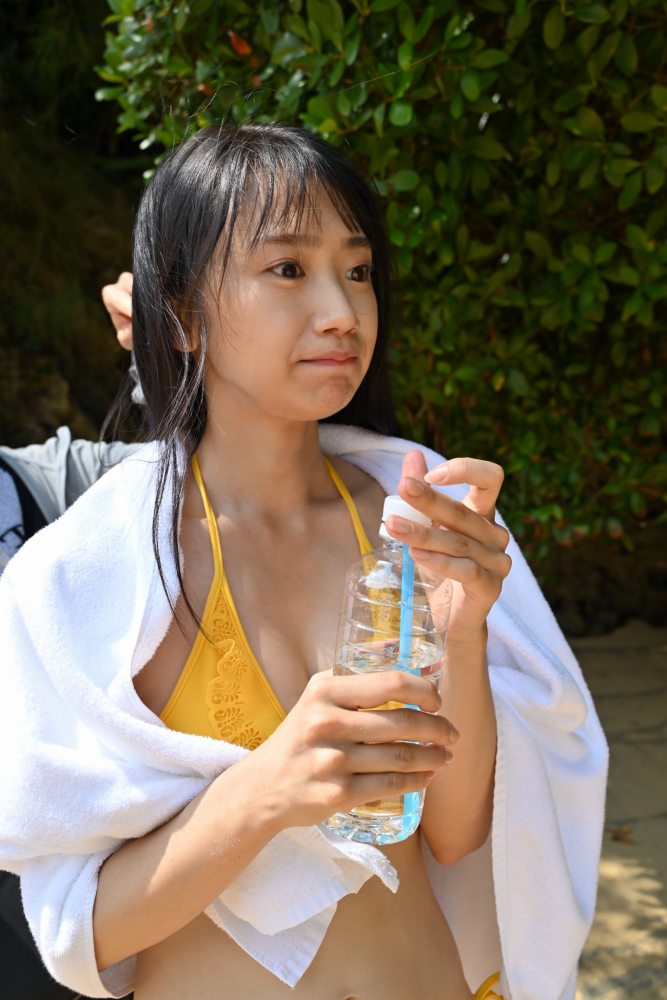 相沢菜々子 スタイル抜群な水着グラビア画像！