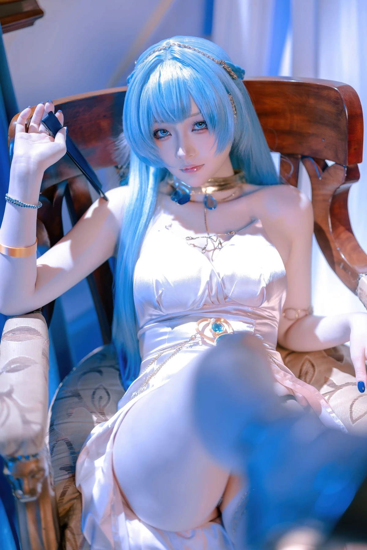 Cosplay 屿鱼 – 胜利女神 妮姬 海伦 礼服