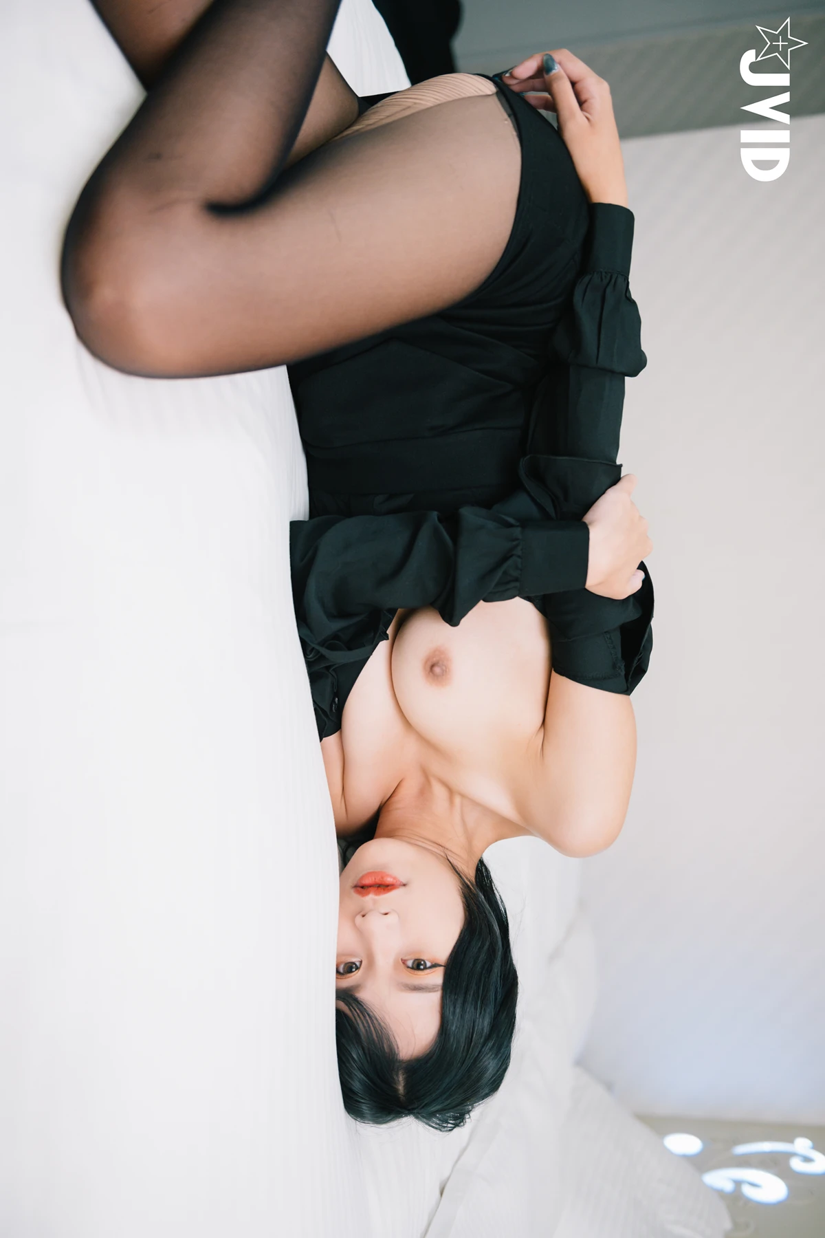 JVID 韓芳語 – DesireVol.極正大奶大學新鮮人芳語.下班後的情色指導