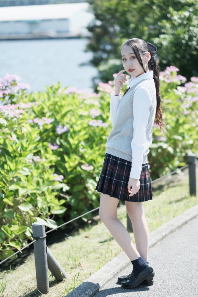 須羽こころ ふわふわバストの水着グラビア画像！