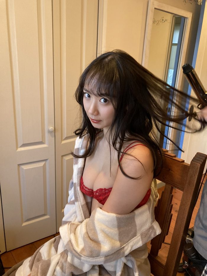 相沢菜々子 スタイル抜群な水着グラビア画像！