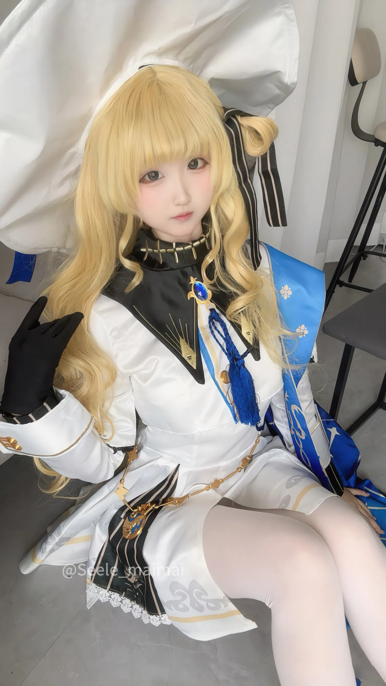 [Cosplay] Seele麦麦 - 鸣潮 菲比&卡提希娅·蓝色花海物语