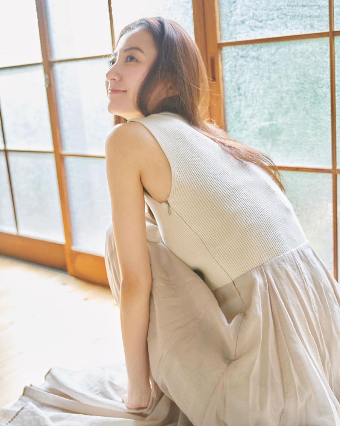 高田里穂 スタイル抜群な水着グラビア画像！