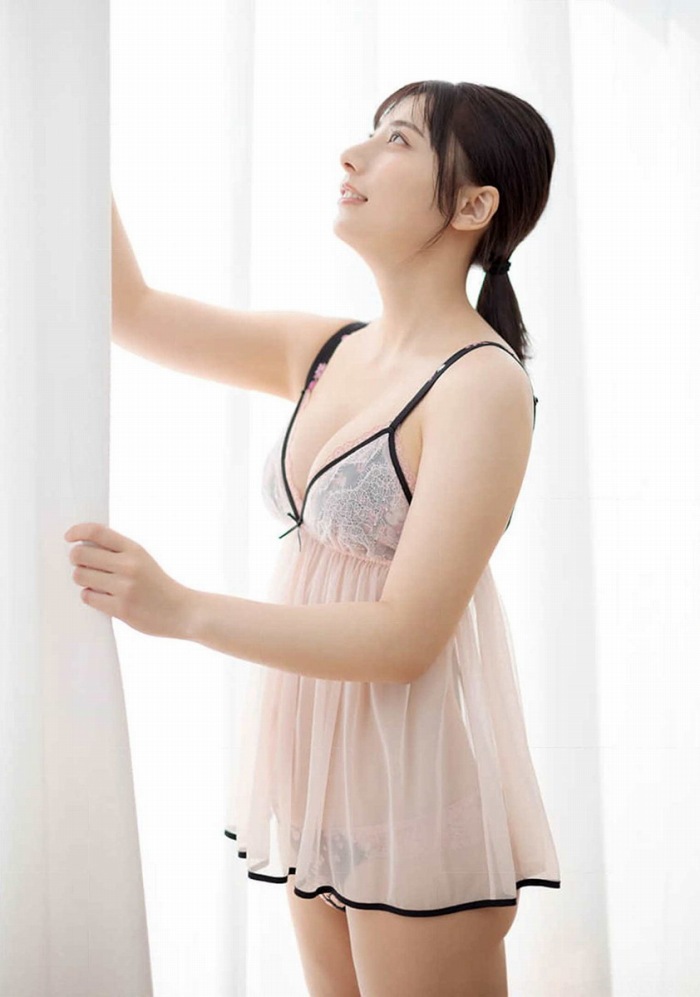 鈴木優香 ちょっと脱ぎすぎ水着グラビア画像！