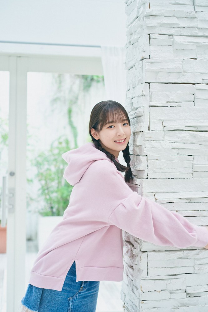 渡辺莉奈 鬼かわなタンクトップグラビア画像他！