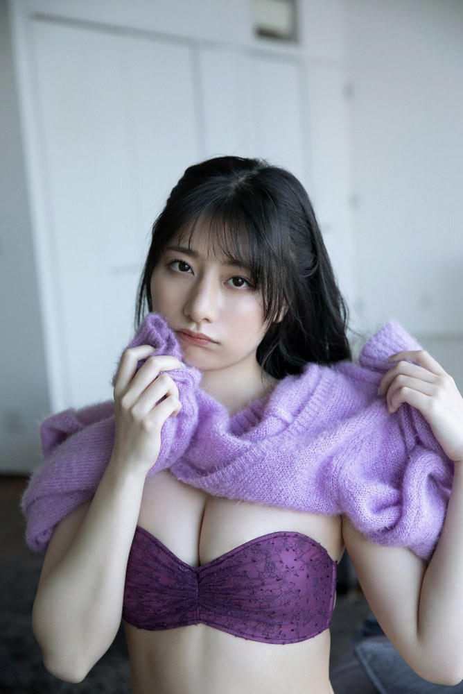 鈴木優香 ちょっと脱ぎすぎ水着グラビア画像！