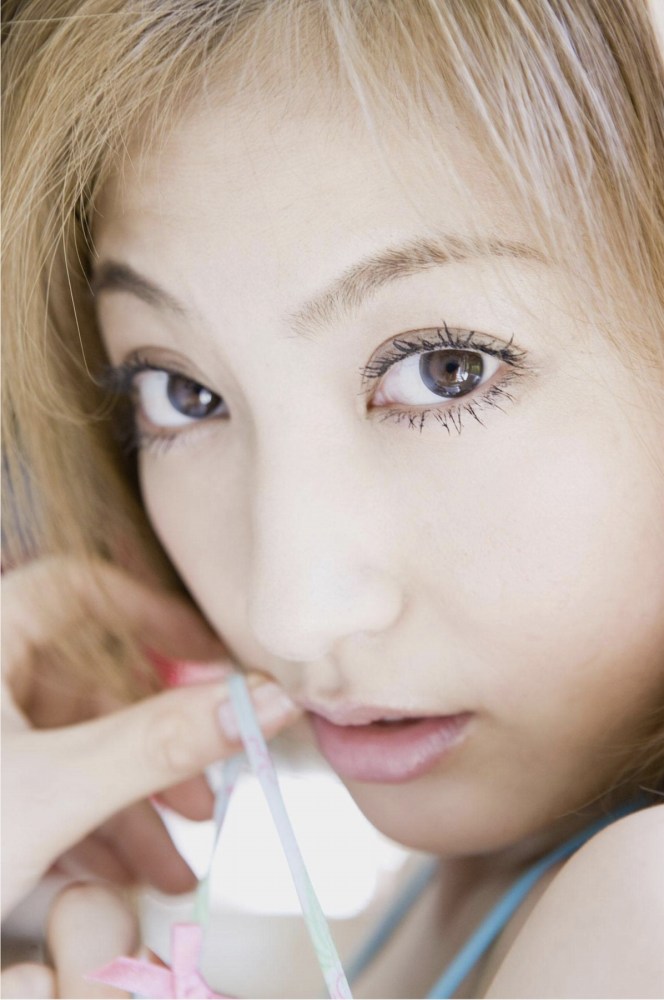 熊田曜子 グラマラスな水着グラビア画像他！