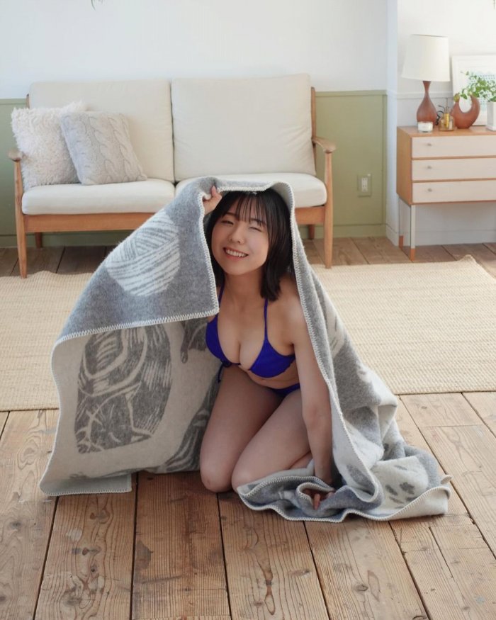 鍛治島彩 キュートな水着グラビアほか画像！