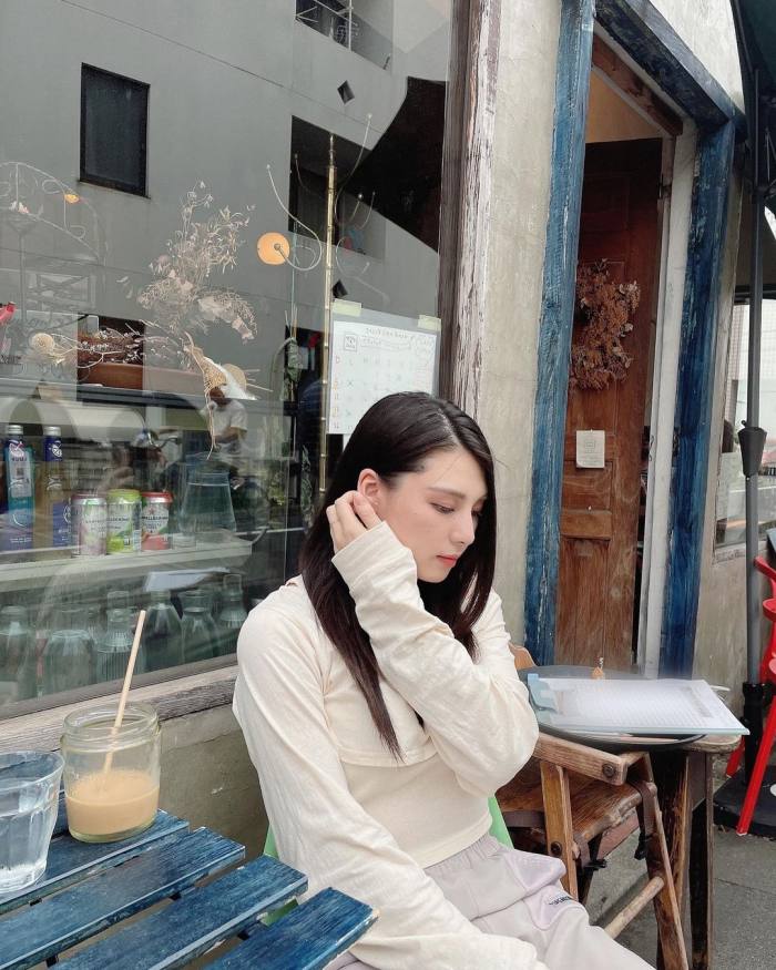 相楽伊織 けっこうボインな水着グラビア画像！