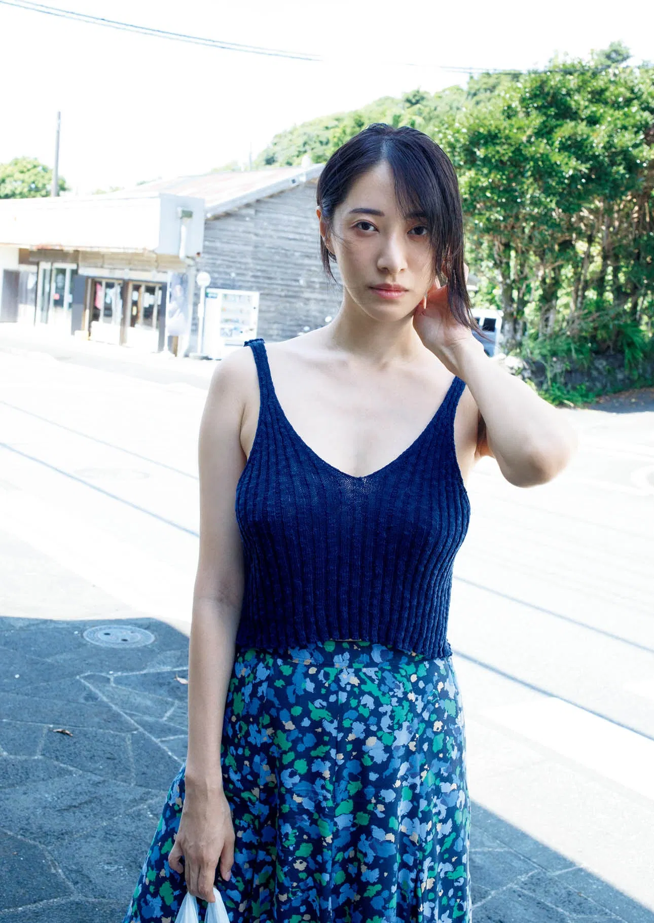 [Photobook] 染谷有香ヌード写真集「赤いアルバム 2015-2025」