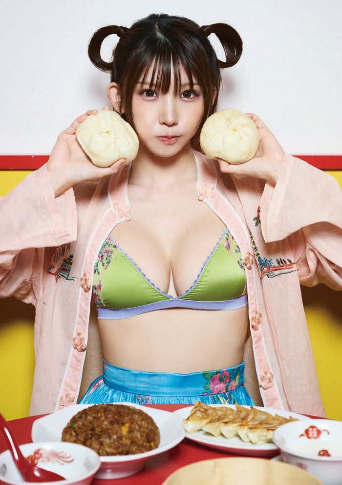 えなこ 過去のグラビア画像