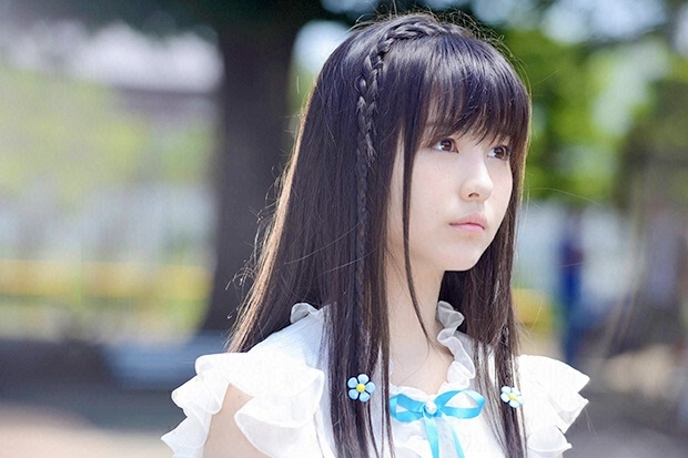 浜辺美波 鬼かわな水着＆浴衣グラビア画像！