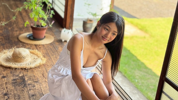 虹咲カリナ けっこう巨乳な水着グラビア画像！