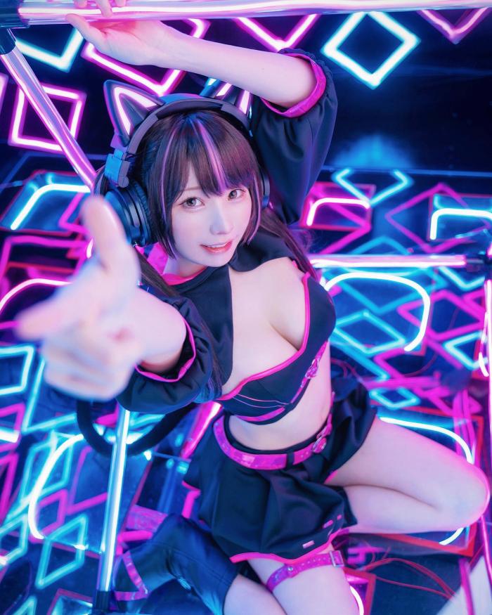 えなこ 過去のグラビア画像