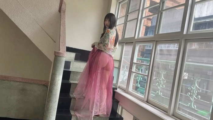 あまつまりな 脱ぎすぎ水着＆下着グラビア画像！