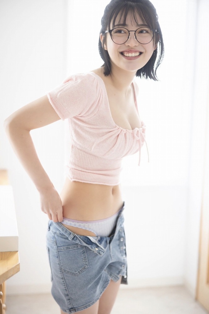 石浜芽衣 キュートな水着グラビアほか画像！