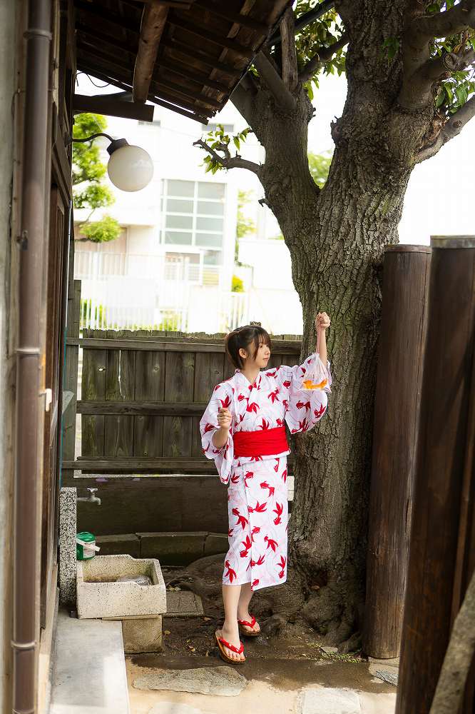 えなこ めっちゃかわいい水着グラビア画像！