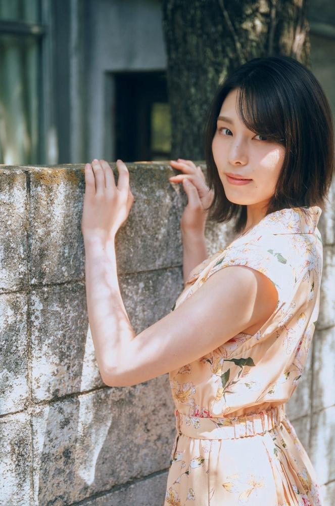 相楽伊織 けっこうボインな水着グラビア画像！