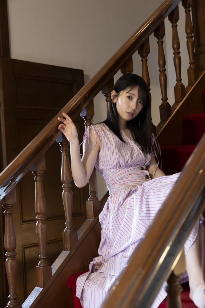 金村美玖 しっとりかわいい水着＆生脚画像！