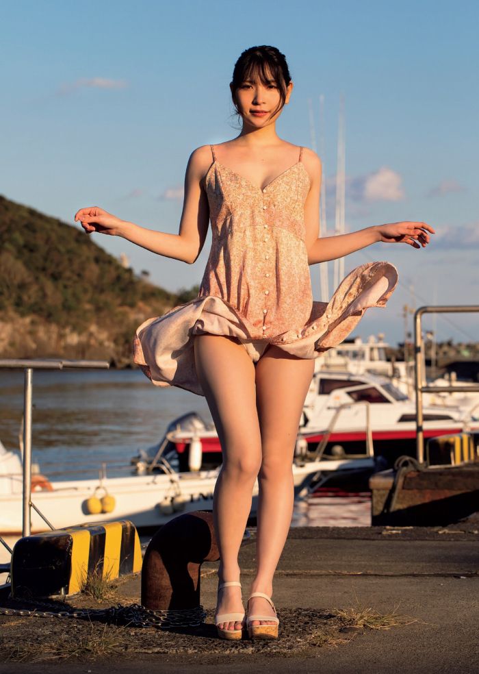 あまつまりな 脱ぎすぎ水着＆下着グラビア画像！