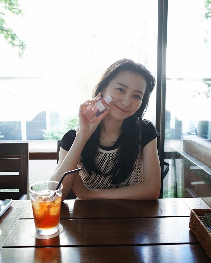 高田里穂 スタイル抜群な水着グラビア画像！