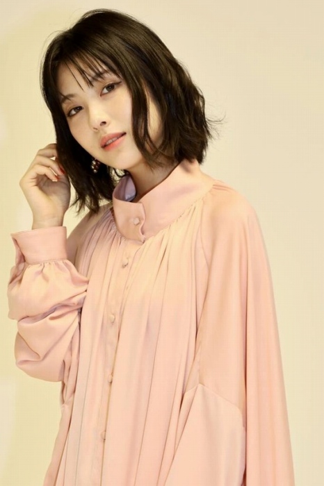 浜辺美波 鬼かわな水着＆浴衣グラビア画像！