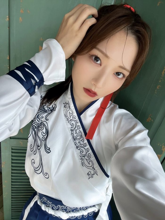 青山なぎさ 激かわな生脚＆タンクトップ画像！