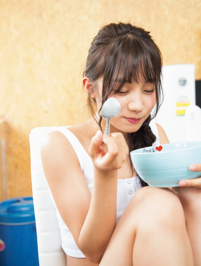 黒木ひかり むっちりバストの水着グラビア画像！