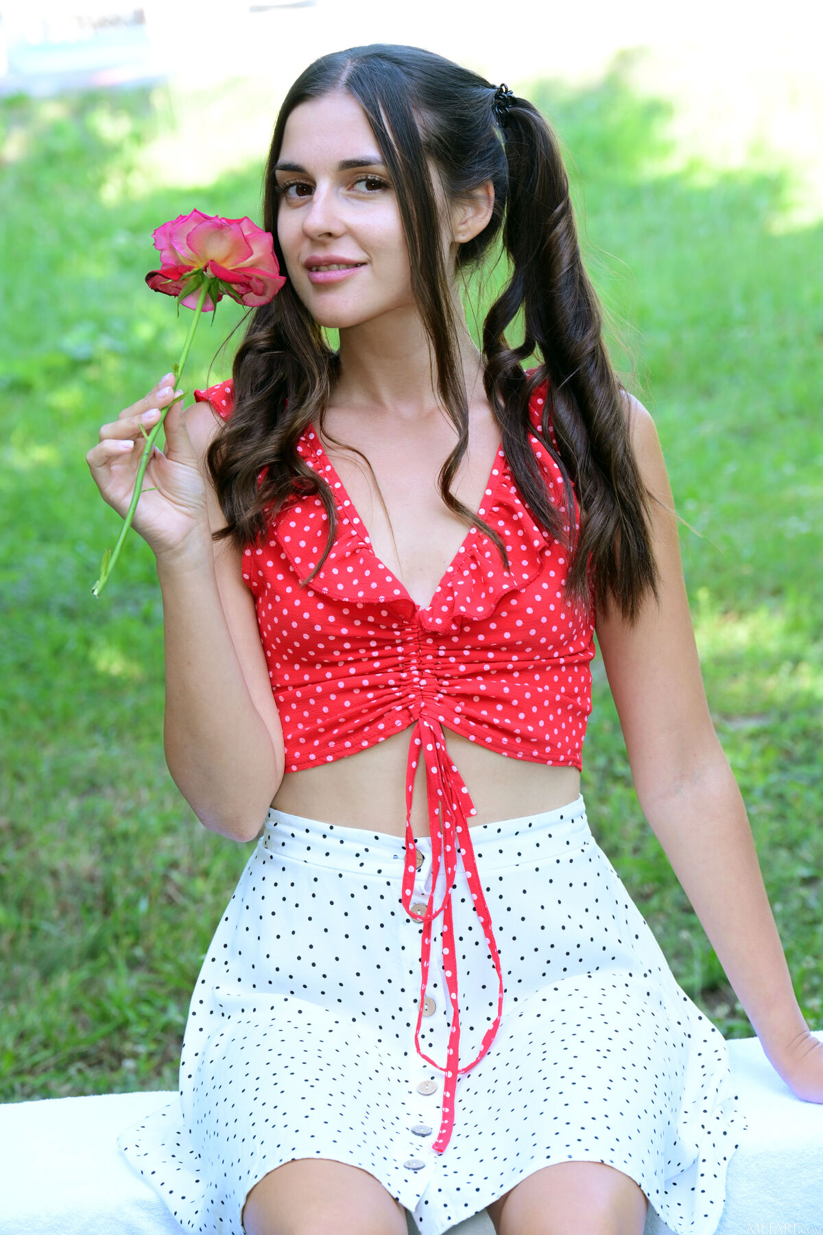 MetArt Alina - Summer Petals Part01