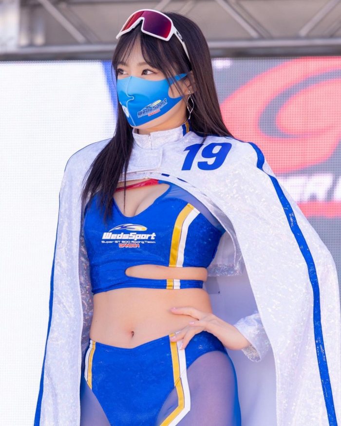 霧島聖子 Dカップお姉さんの水着グラビア画像！